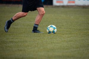 how to curve a soccer ball